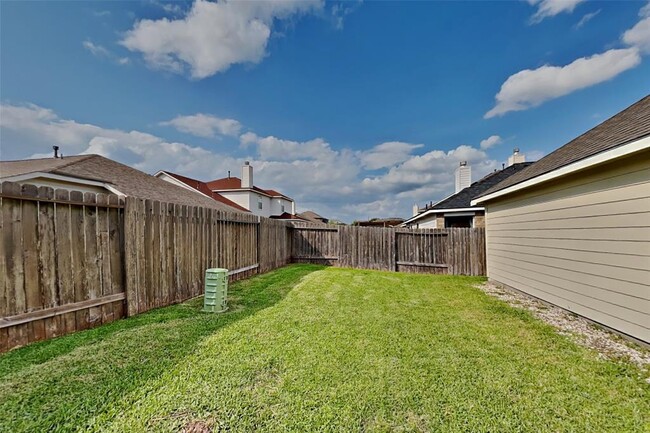 Building Photo - 21414 Mission Falls Dr