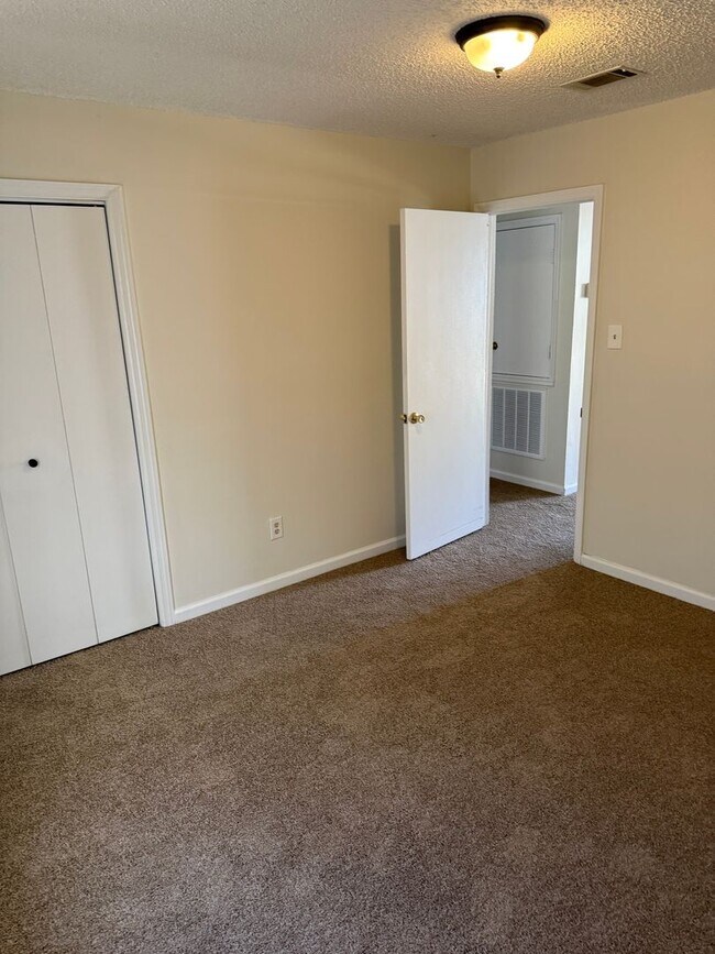 Building Photo - 562 Green Gable Ct