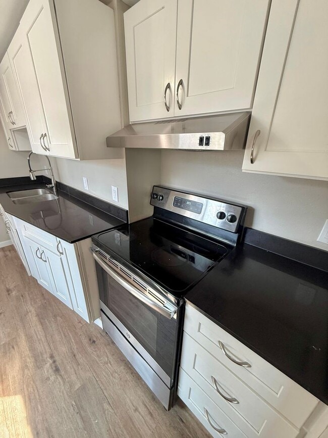 Building Photo - Charming 2-Bed, 1-Bath White Center Home