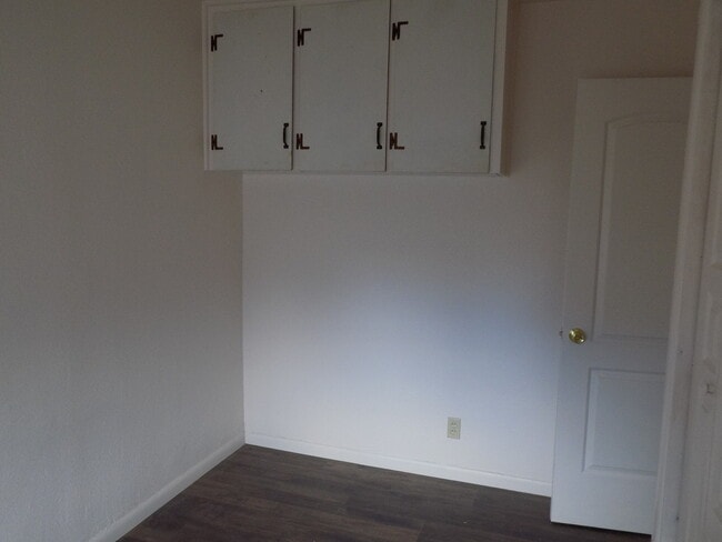 Building Photo - 1865 Hope St