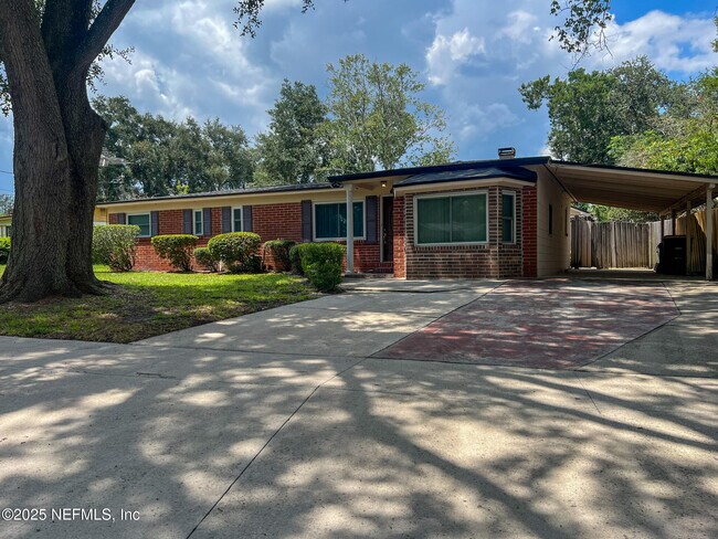 Building Photo - 8339 Holly Hill Cove