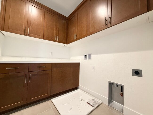 Building Photo - BRAND NEW 4 Bed 3 Bath Martinez Home - Own...