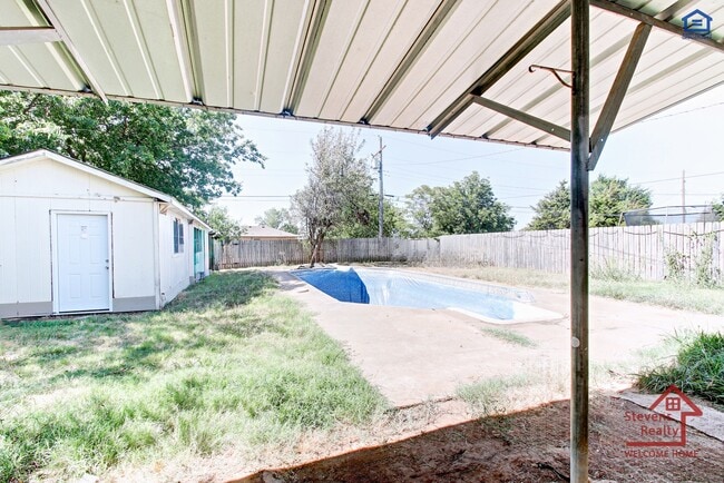 Building Photo - 4225 SE Elmhurst Ln