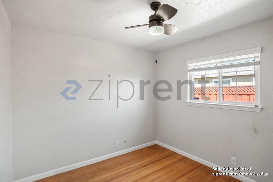 Building Photo - 47641 Fortner St