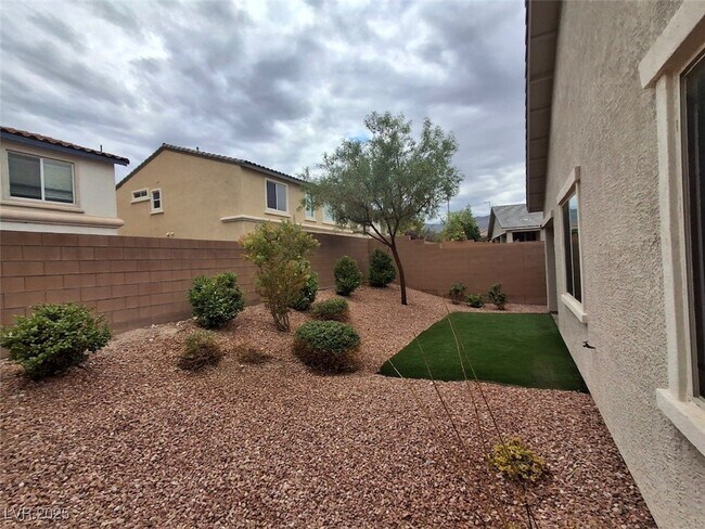 Building Photo - 10805 Cowlite Ave