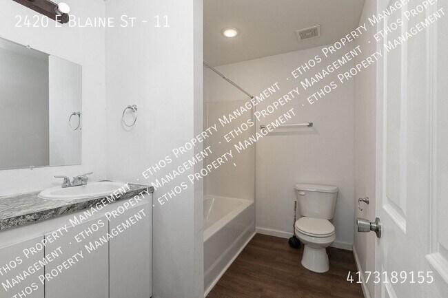 Building Photo - 2420 E Blaine St