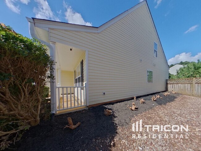 Building Photo - 4112 Everest Dr
