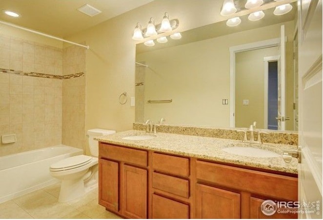 Downstairs Bathroom - 3078 Nebula Ct