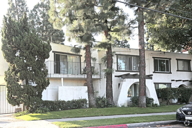 Building Photo - The Brookshire Apartments