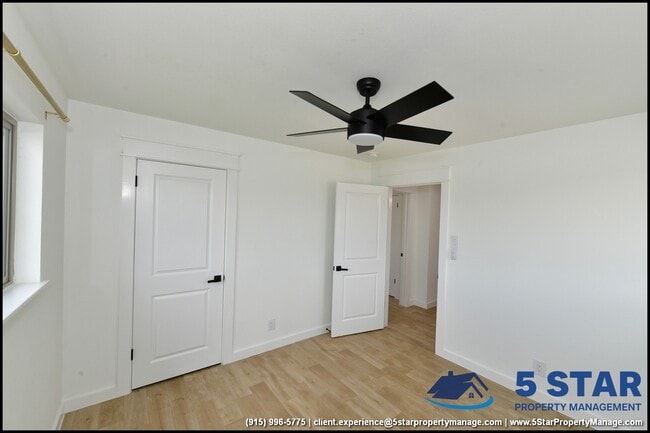 Building Photo - 3217 Wedgewood Dr