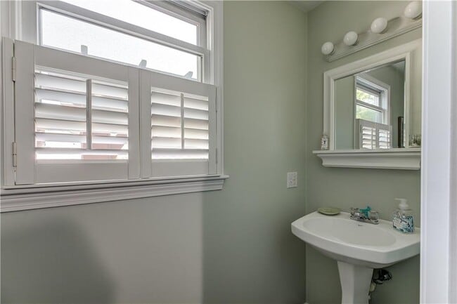 Building Photo - 66 McCorrie Ln