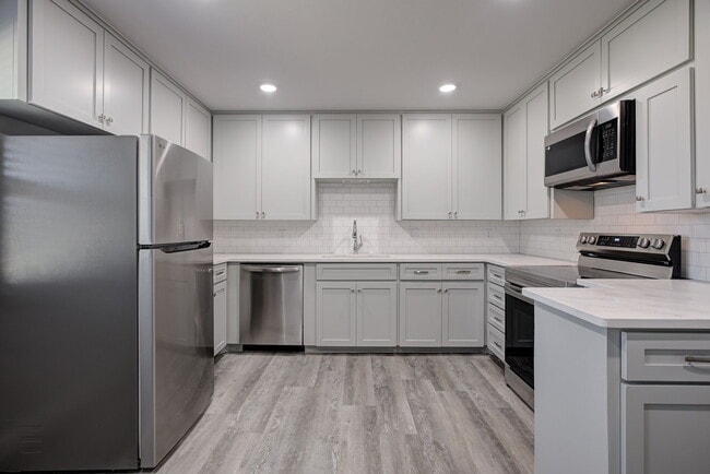 Building Photo - 1219 Leslie Ln