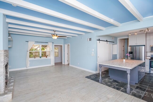 Building Photo - 144 Menendez Rd