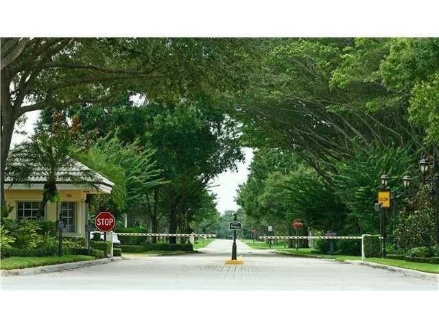 Building Photo - 8631 Steeplechase Dr