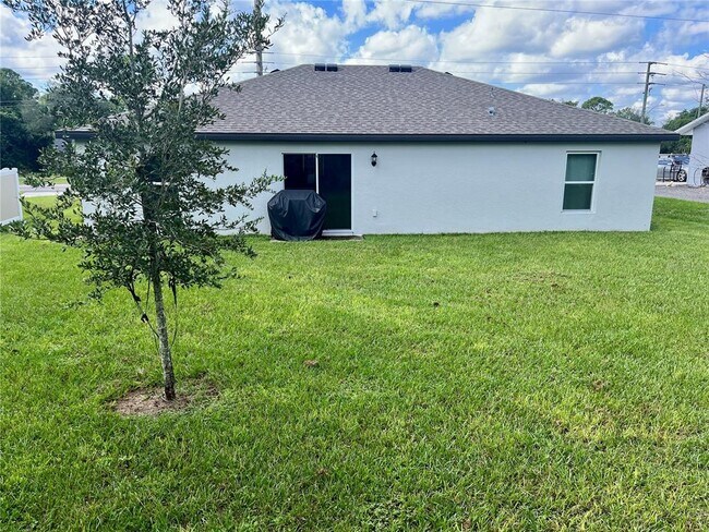 Building Photo - 2531 Lake Helen Osteen Rd