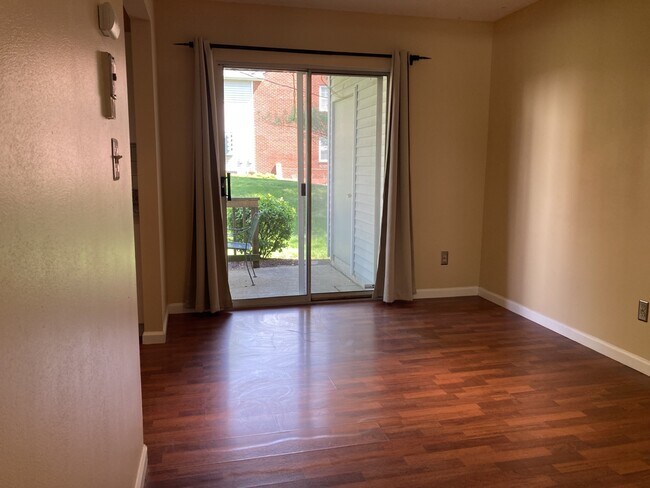 Dining Room - 1618 Thrush Ter