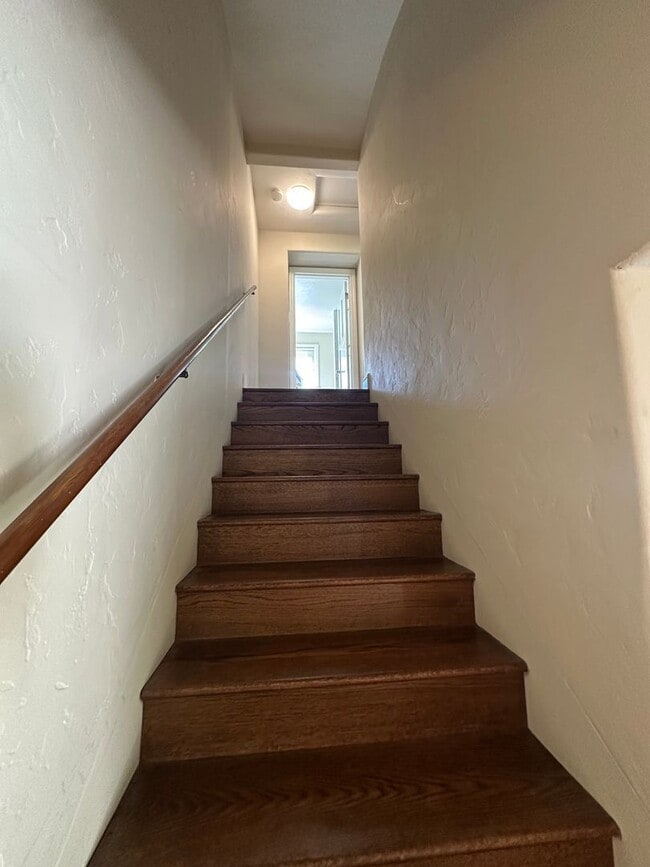 Building Photo - 49-1405