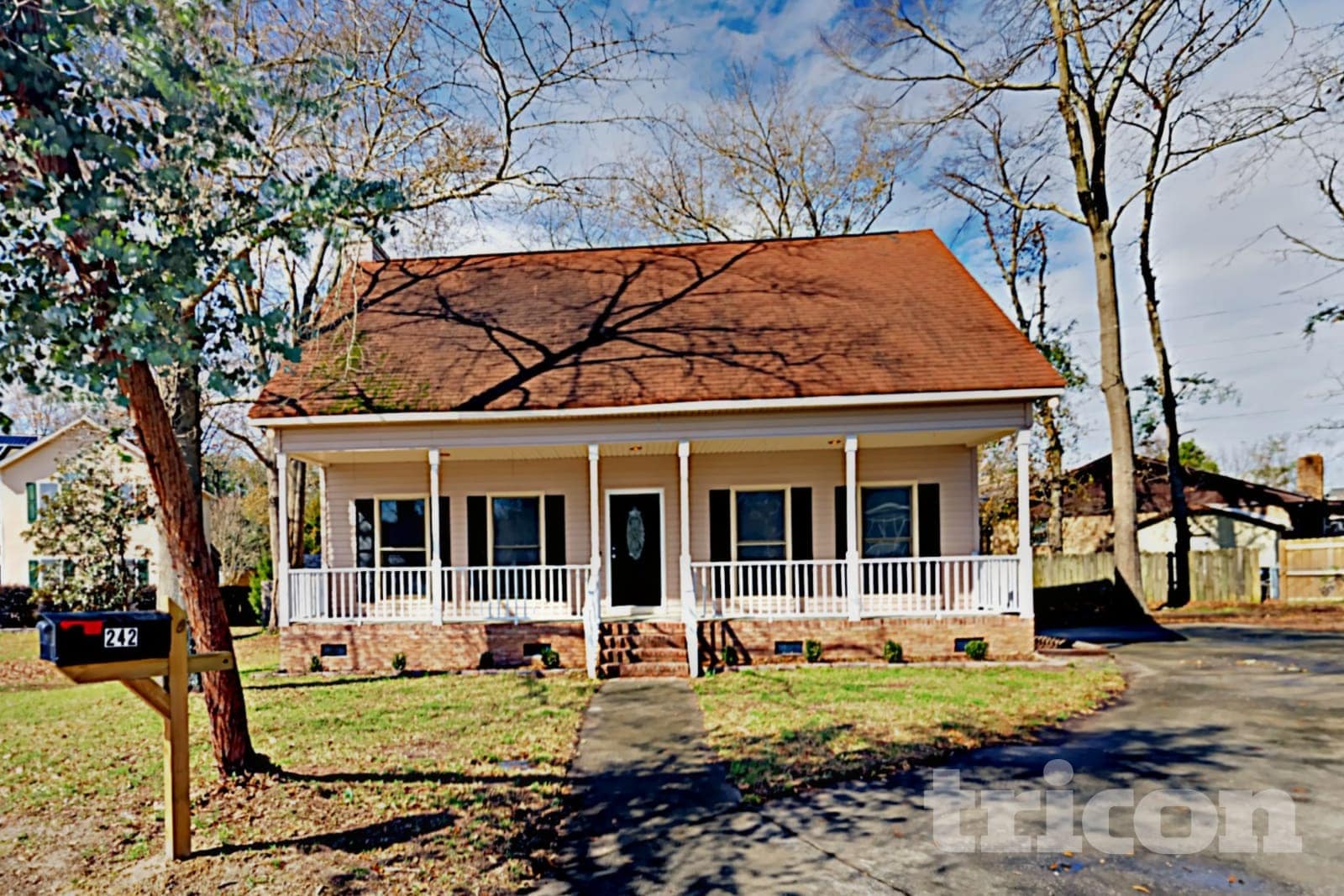 Building Photo - 242 Chisolm Cir