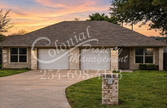 Building Photo - 1606 Libby Ln