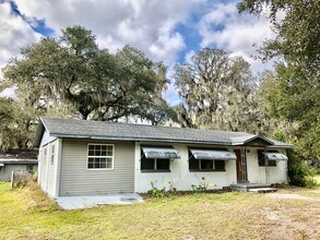 Building Photo - Beautiful 5BR/1BA Zephyrhills Home w/Brand...