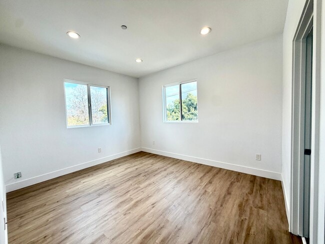 Building Photo - 3918 Brighton Ave