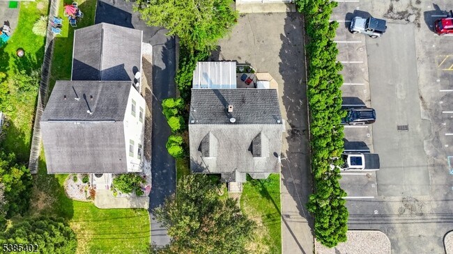 Building Photo - 27 Harrison Ave