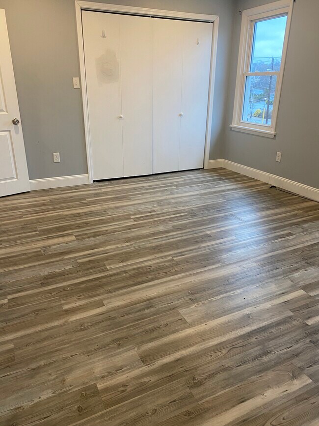 Building Photo - 347 Prestley Rd