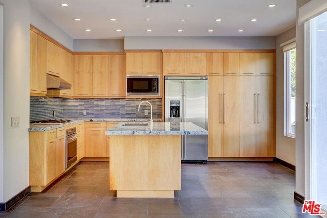 Building Photo - 3145 White Cedar Pl