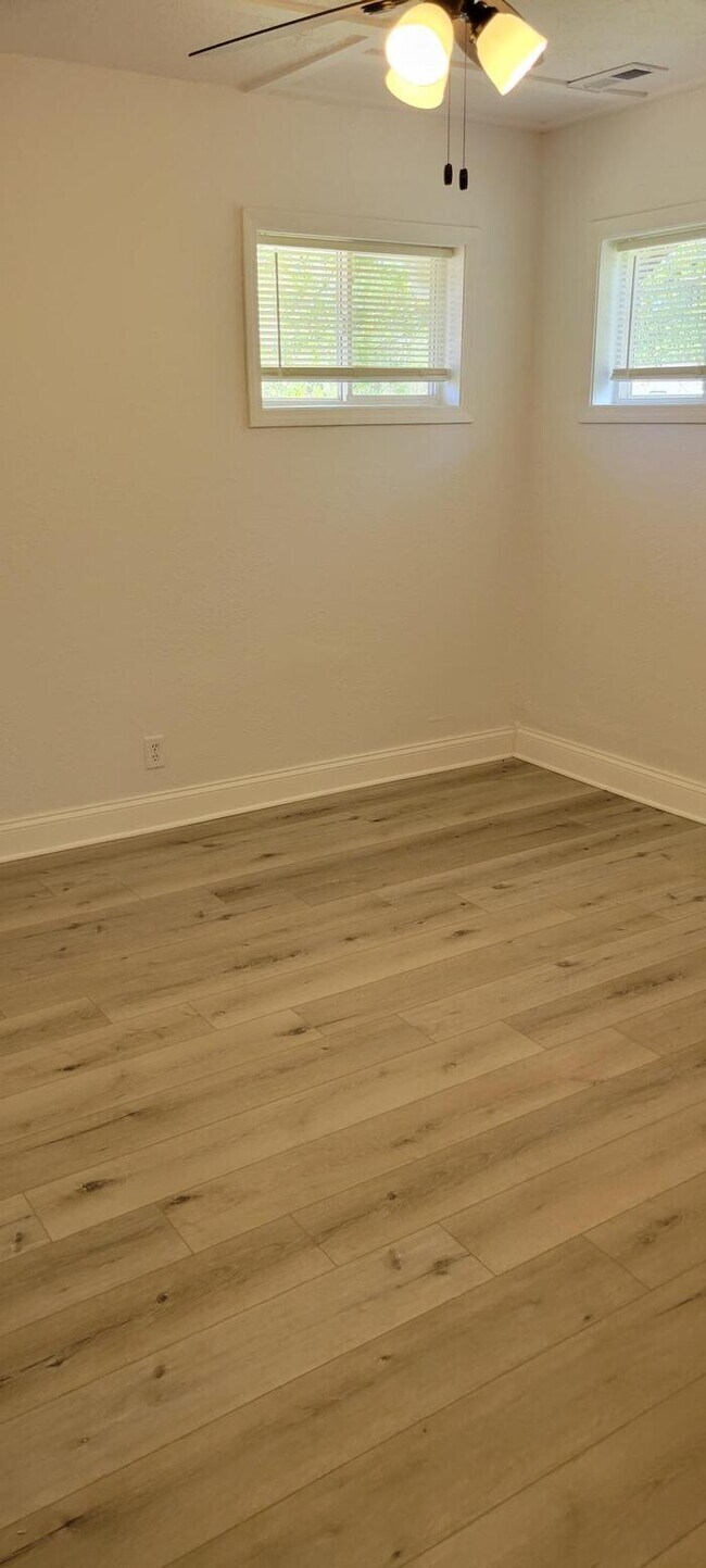 Building Photo - Newly rehabbed home