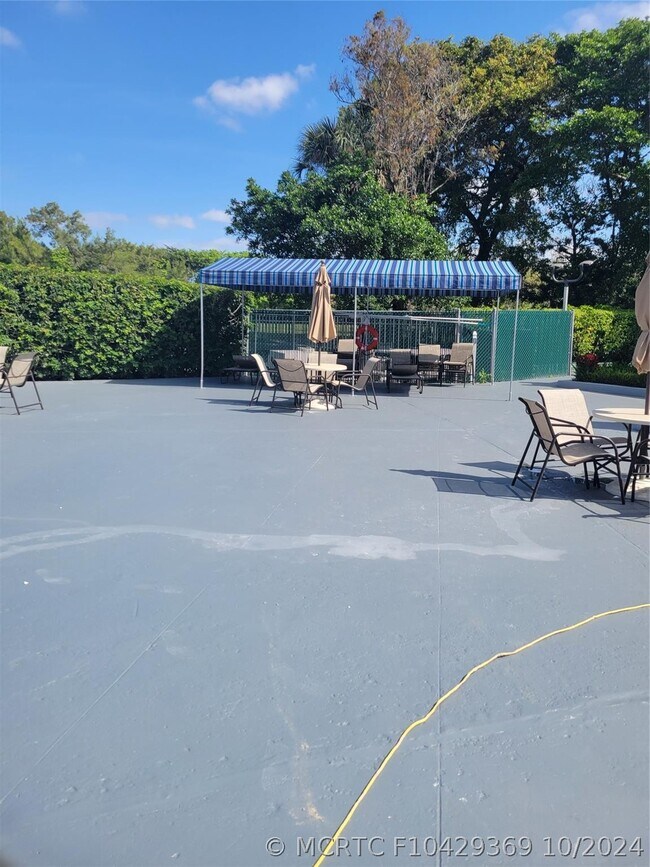 Building Photo - 8370 Sands Point Blvd