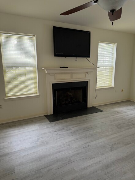 Building Photo - 2115 Wexford Rd