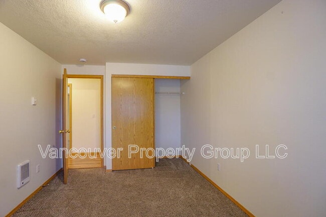 Building Photo - 19026 SE 12th Way