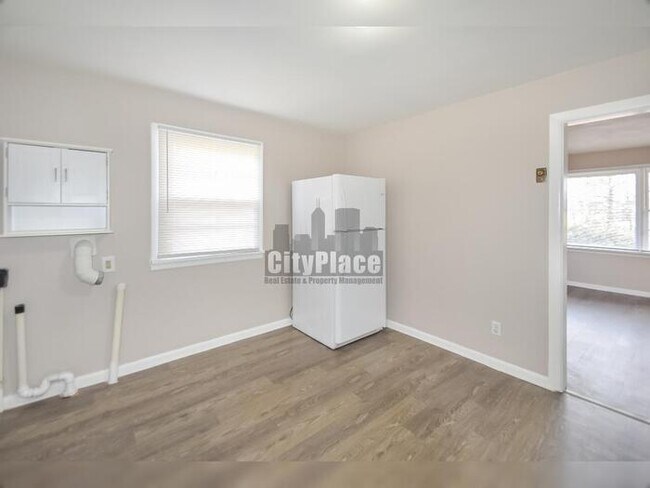 Building Photo - 9162 E 17th St