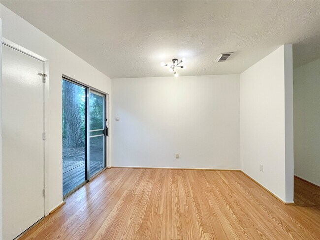 Building Photo - 6 Lea Oak Ct