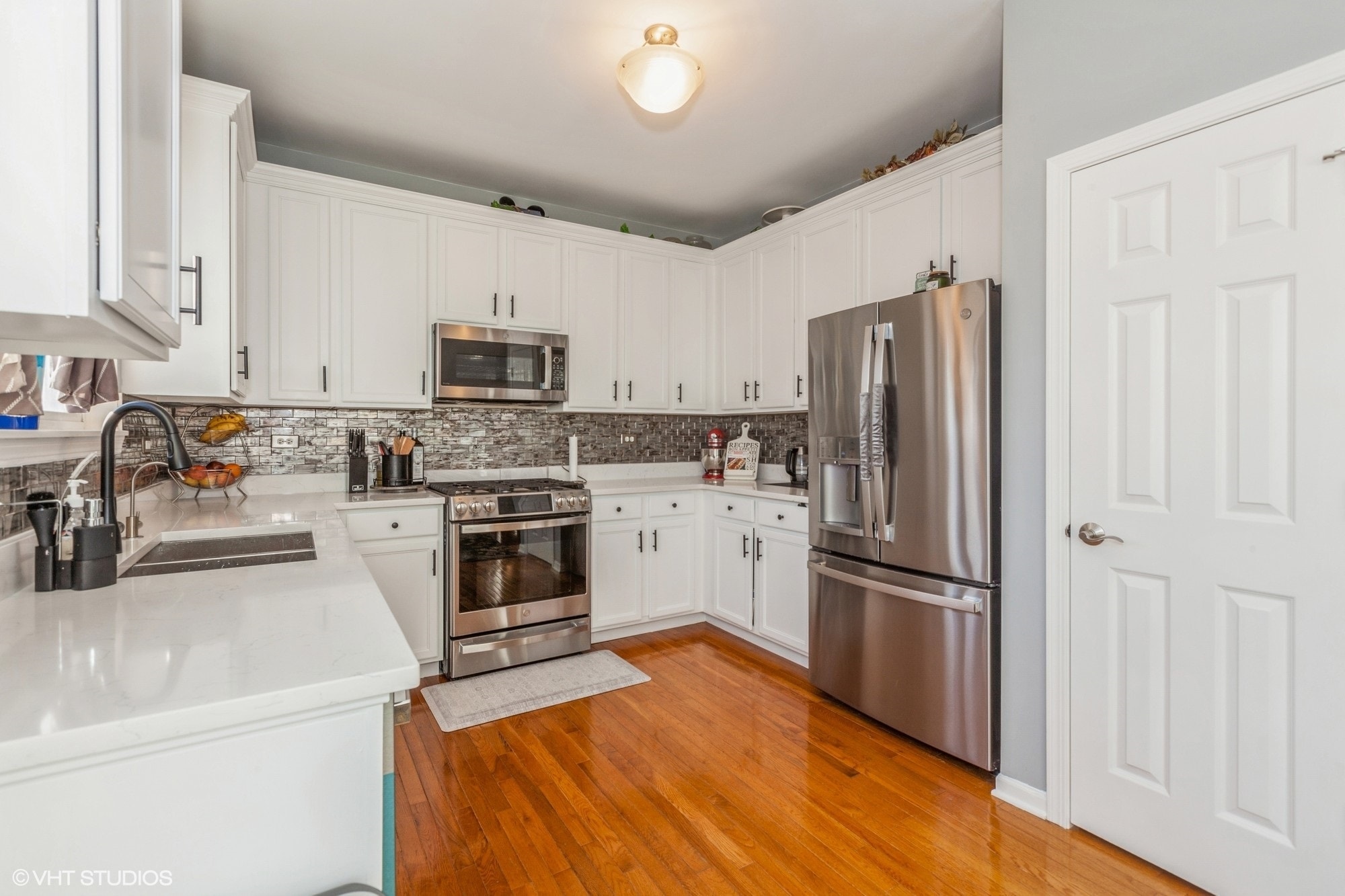 Building Photo - 375 N Commerce St