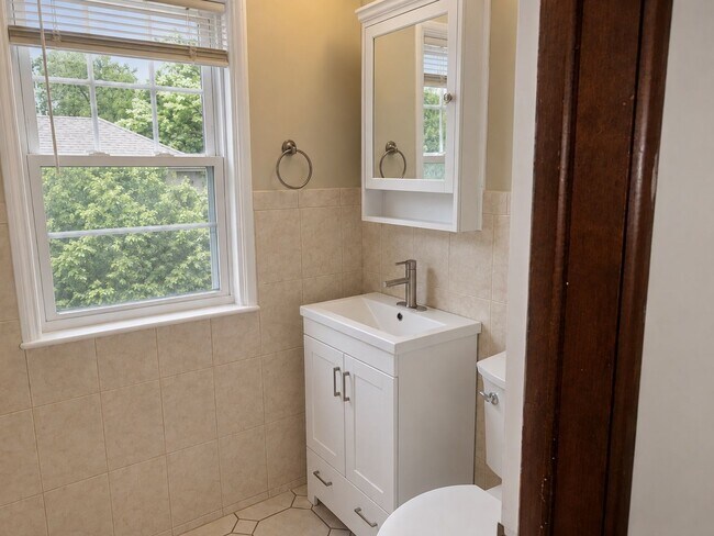 Building Photo - 5598 Basswood St