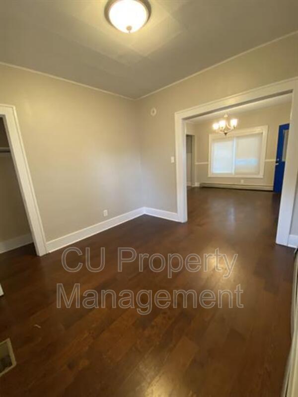 Building Photo - 508 N Fair St