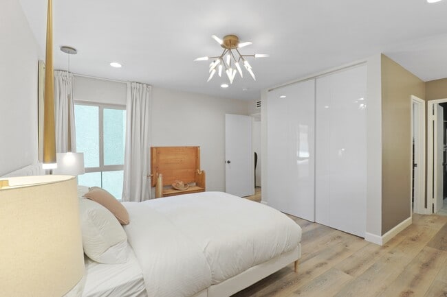 Building Photo - 4610 Park Granada