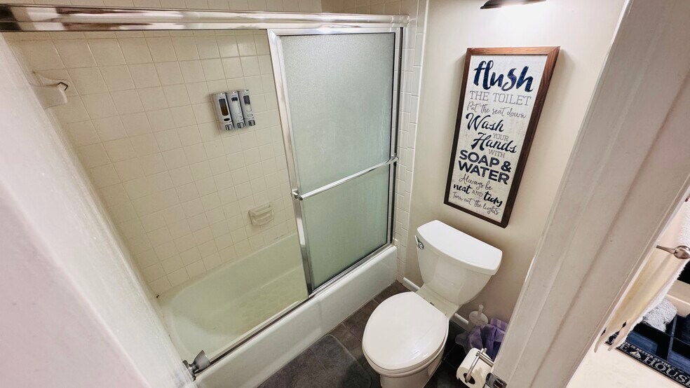 Building Photo - 12600 Melville Dr