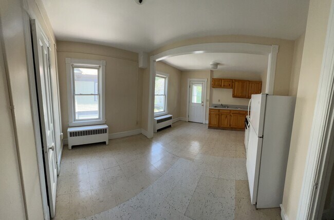 Building Photo - 11 Hickok Pl