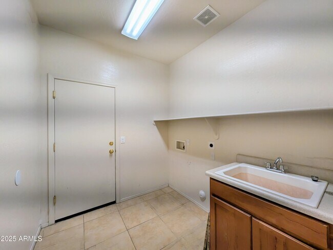 Building Photo - 16071 W Gelding Dr