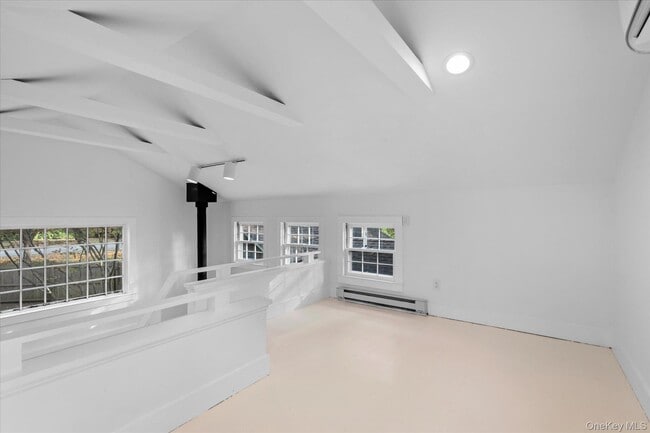 Building Photo - 17 N Bishop Ln