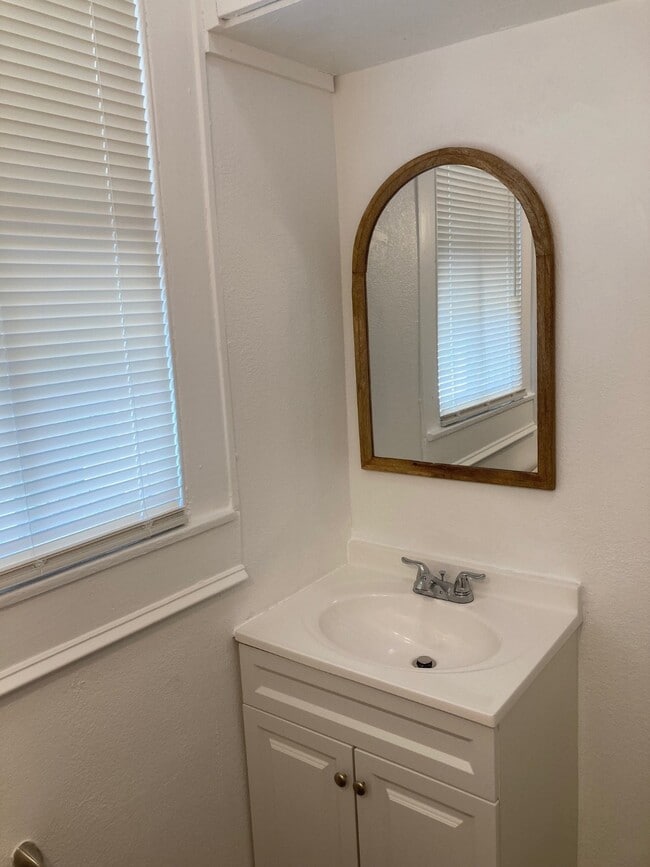 Building Photo - 4908 Ave Q 1/2