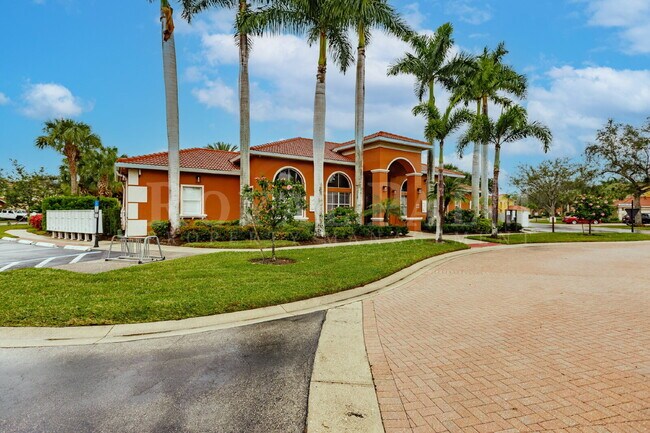 Building Photo - 12060 Lucca St