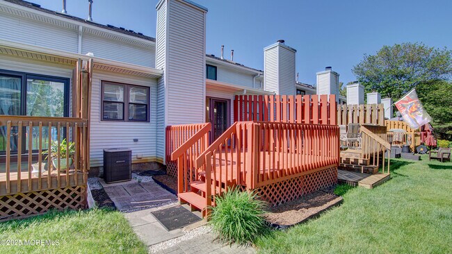 Building Photo - 66 Chestnut Way