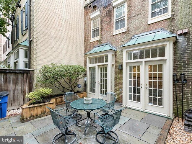 Building Photo - 4424 Westover Pl NW