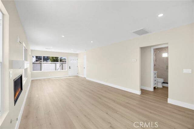 Building Photo - 806 W Balboa Blvd