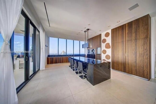 Building Photo - 17141 Collins Ave
