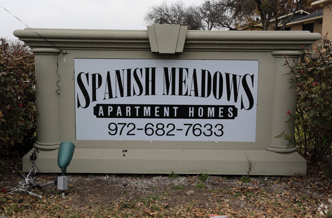 Building Photo - Spanish Meadows