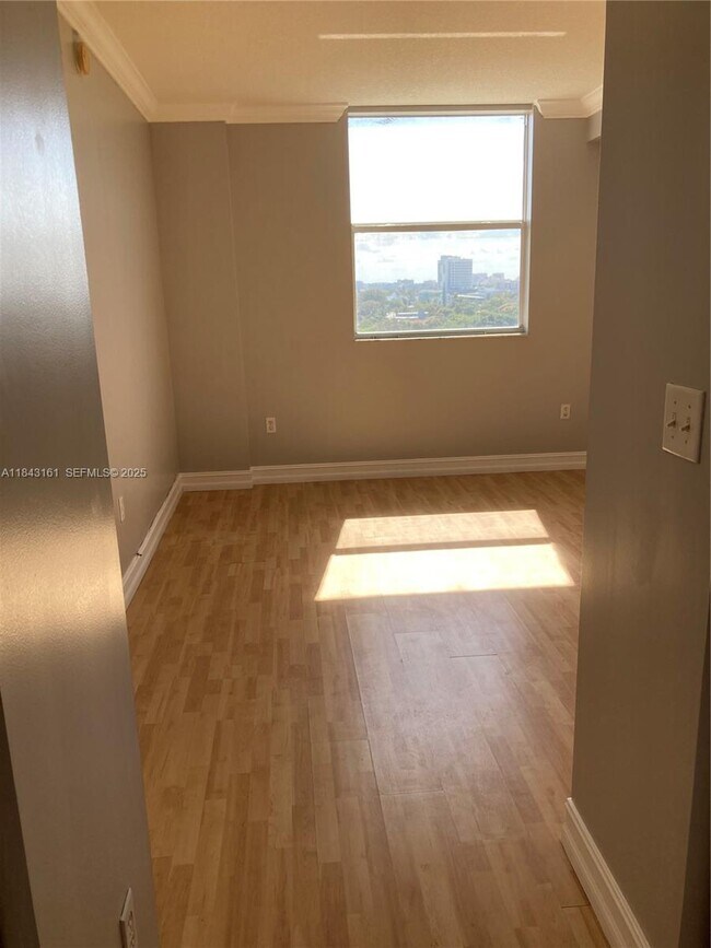 Building Photo - 1 Glen Royal Pkwy